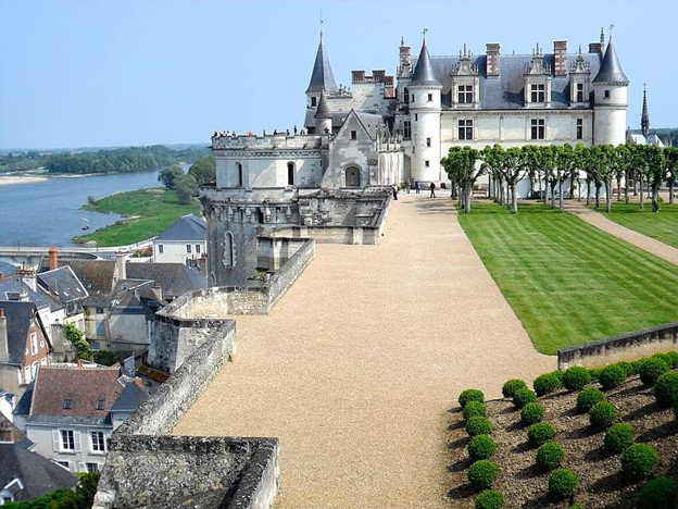Loire Valley Châteaux attractions in france